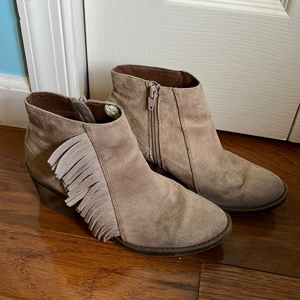 size 6 1/2 ankle boot